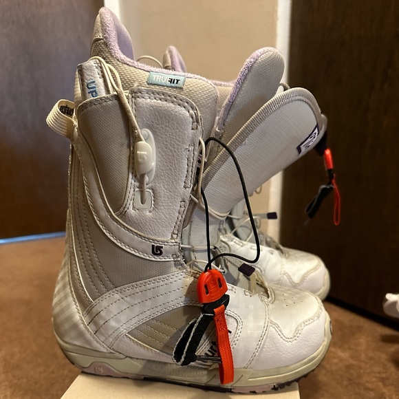 Burton Women’s Snowboard Boots Mint US 5.5 Preloved - Picture 14 of 16